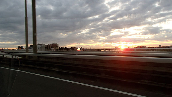 多摩川原橋で見えた朝日